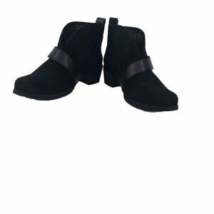 Ugg Women’s Wright Black Suede Leather Belted Slip On Ankle‎ Boots Sz 6.5